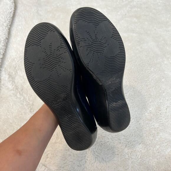 Dansko‎ Womens Size US 7.5 EU 38 Debra Loafer Blue Patent Leather Comfort Slipon - Picture 5 of 6